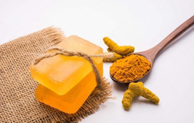 JABON ARTESANAL DE CURCUMA Y MIEL