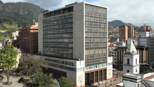 Colombia: Banrepública comprará deuda pública y privada para inyectar liquidez.
