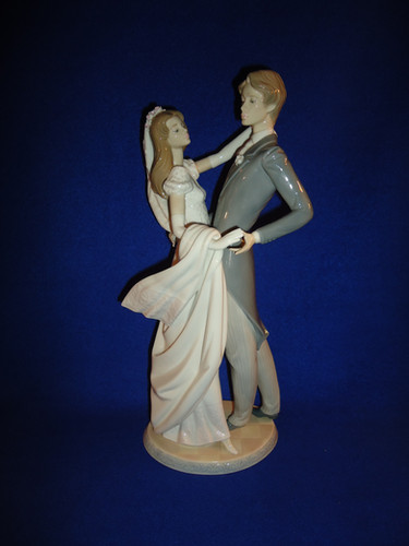 LLADRO リヤドロ　I LOVE YOU TRULY ウエディングダンス I Love You Truly Couple Figurine | Lladró® USA