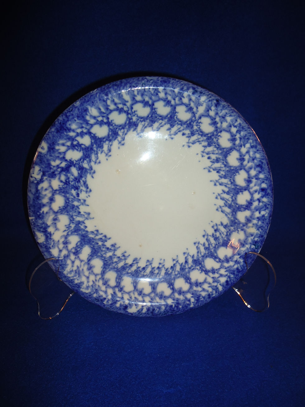 Late 19th Century Blue and White Spongeware Stoneware Pie Plate, Bullseye #6469