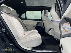 2023 BMW 740i Design Pure Excellence Auto G70