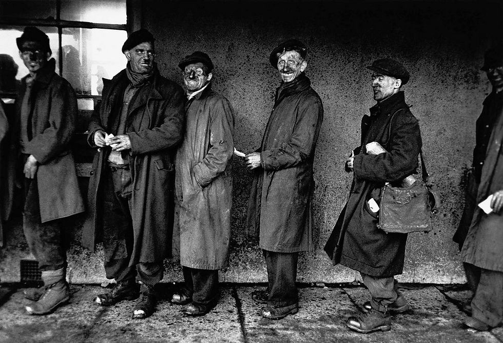 Miniature : ROBERT FRANK – LONDON / WALES