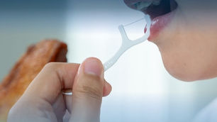 يُعد علاج الأسنان في لبنان من أهم وأشهر خدمات السياحة العلاجية في المنطقة، حيث يجمع بين الجودة العالية، الخبرة المتخصصة، والتقنيات المتقدمة. يقصد المرضى من دول عربية وأجنبية لبنان لتلقي علاجات متطورة بأسعار منافسة، مع رعاية شخصية متكاملة في عيادات ومراكز متخصصة. علاج الأسنان في لبنان