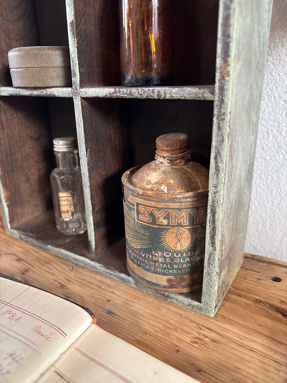 Miniature : Petite étagère à casiers 
