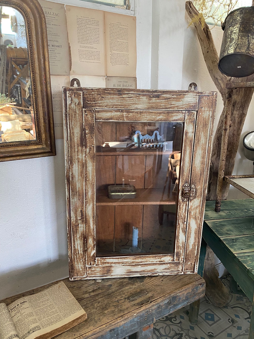 Miniature : Vitrine patinée 