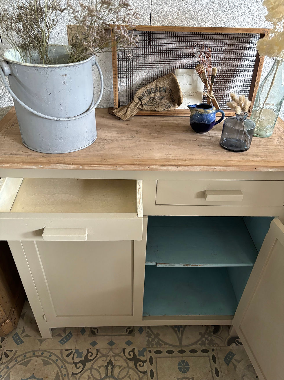 Miniature : Buffet parisien beige
