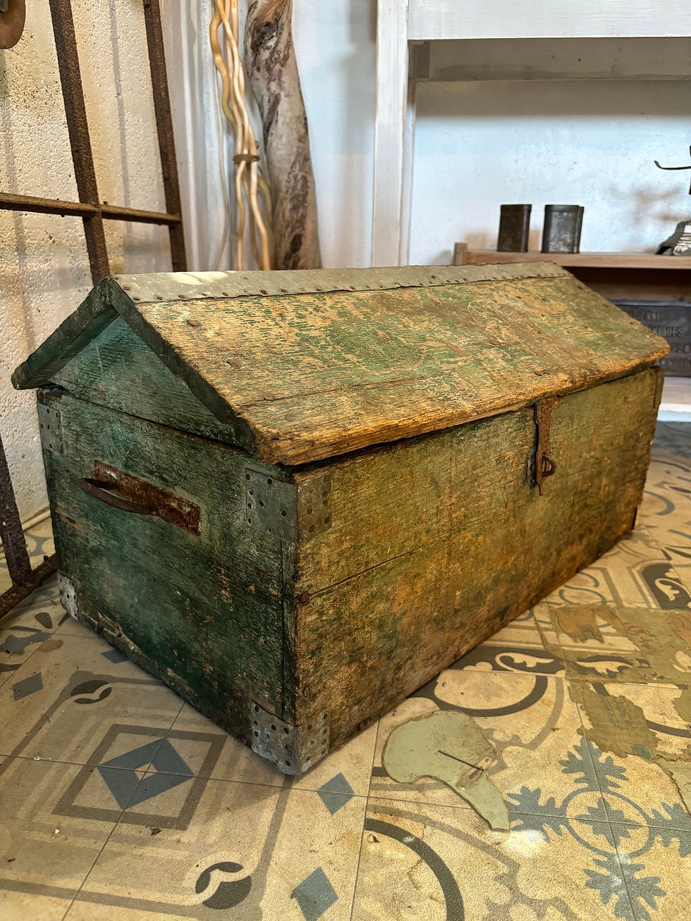 Miniature : Coffre en bois patine verte