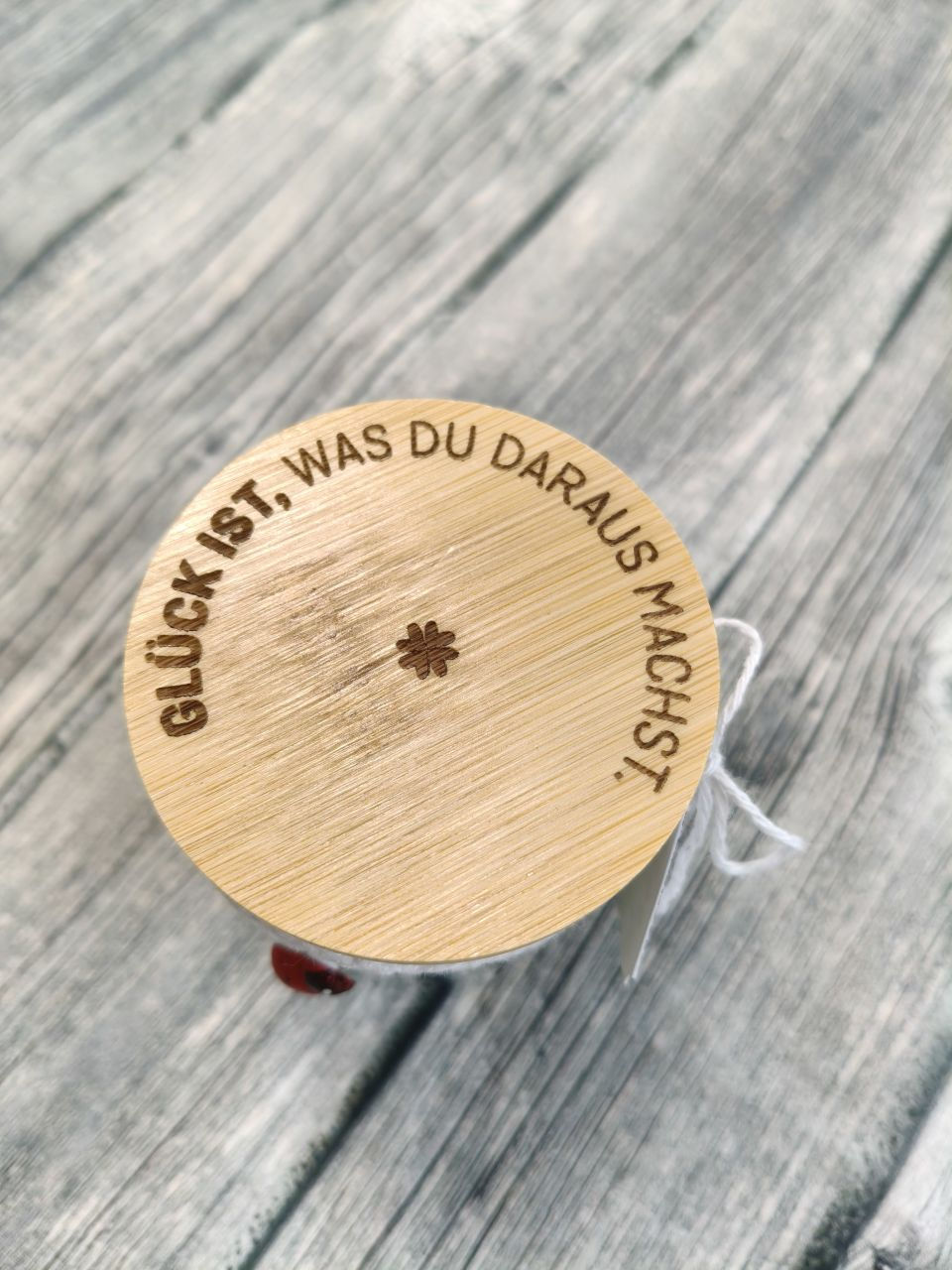 Miniaturbild: Glas mit Spruch und Süssigkeiten