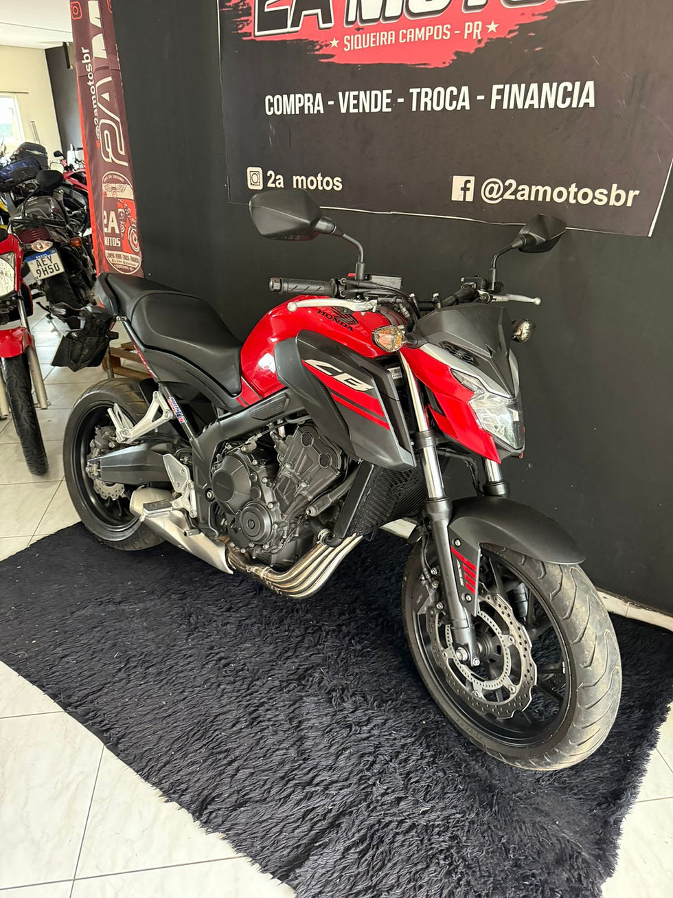 Miniatura: CB 650F 2019