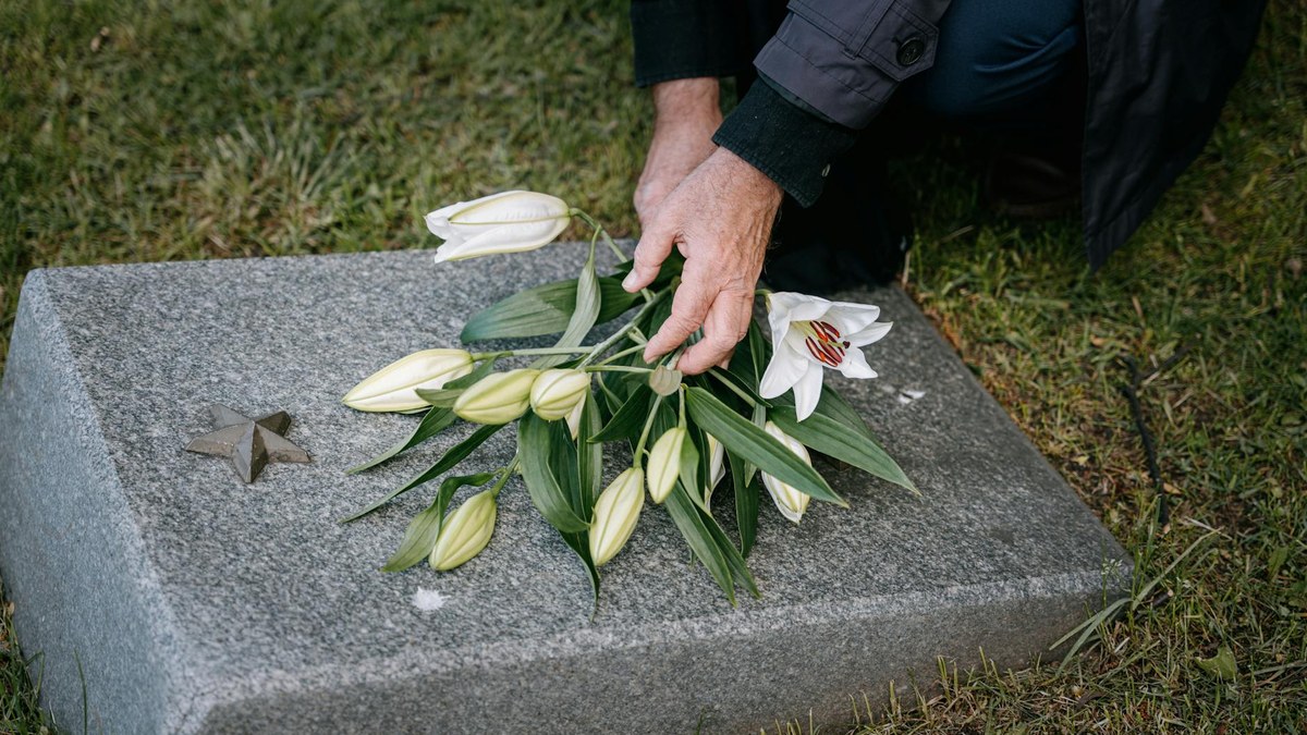 what is included in simple cremation service stock photo for Legacy Options families
