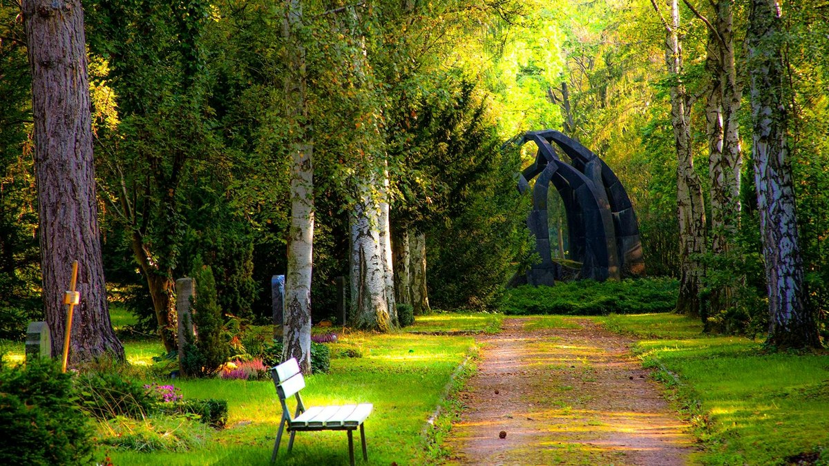 direct burial vs graveside service southwest florida stock photo for Legacy Options families
