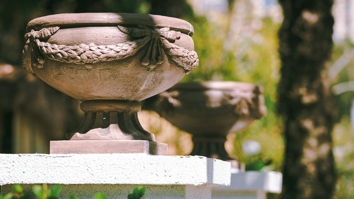 How to Compare Urn, Keepsake, and Jewelry Options