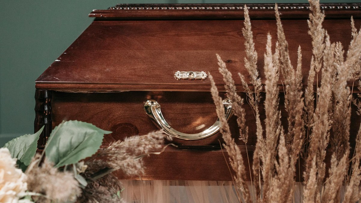 cremation timeline naples after death stock photo for Legacy Options families