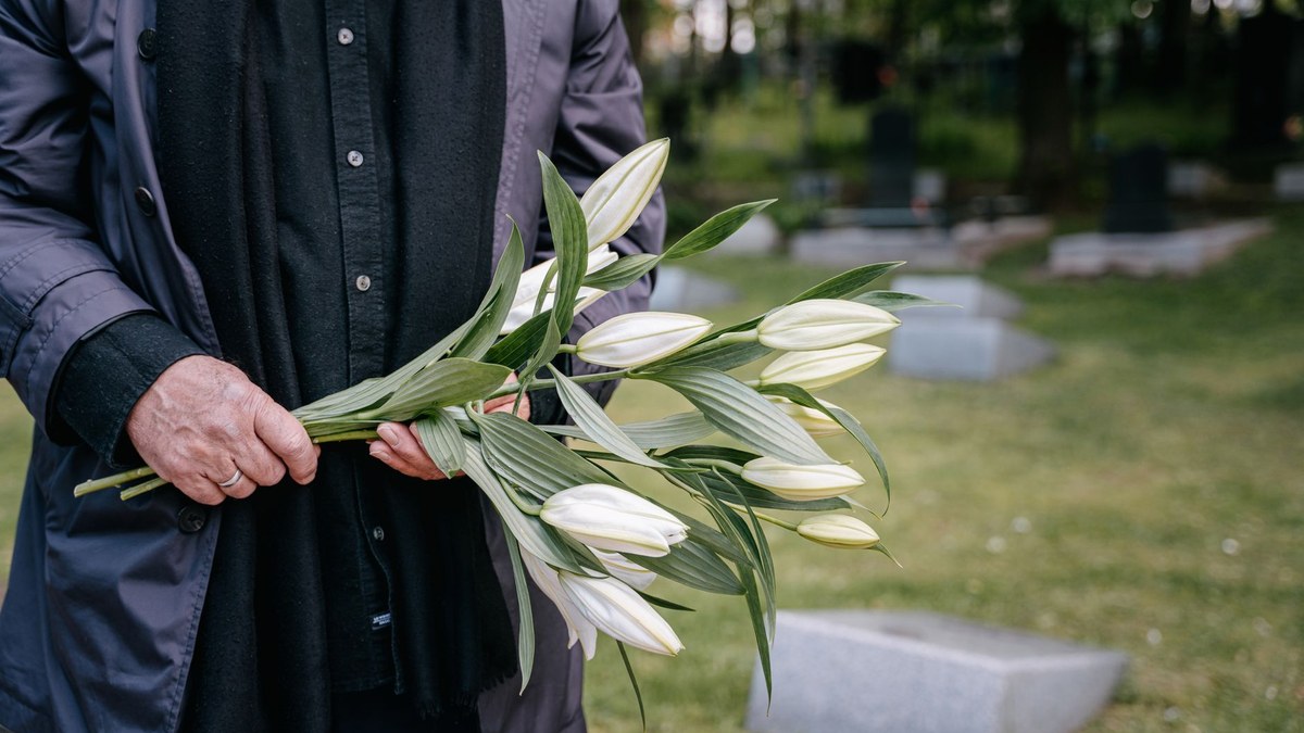 helping children grieve loss of grandparent stock photo for Legacy Options families