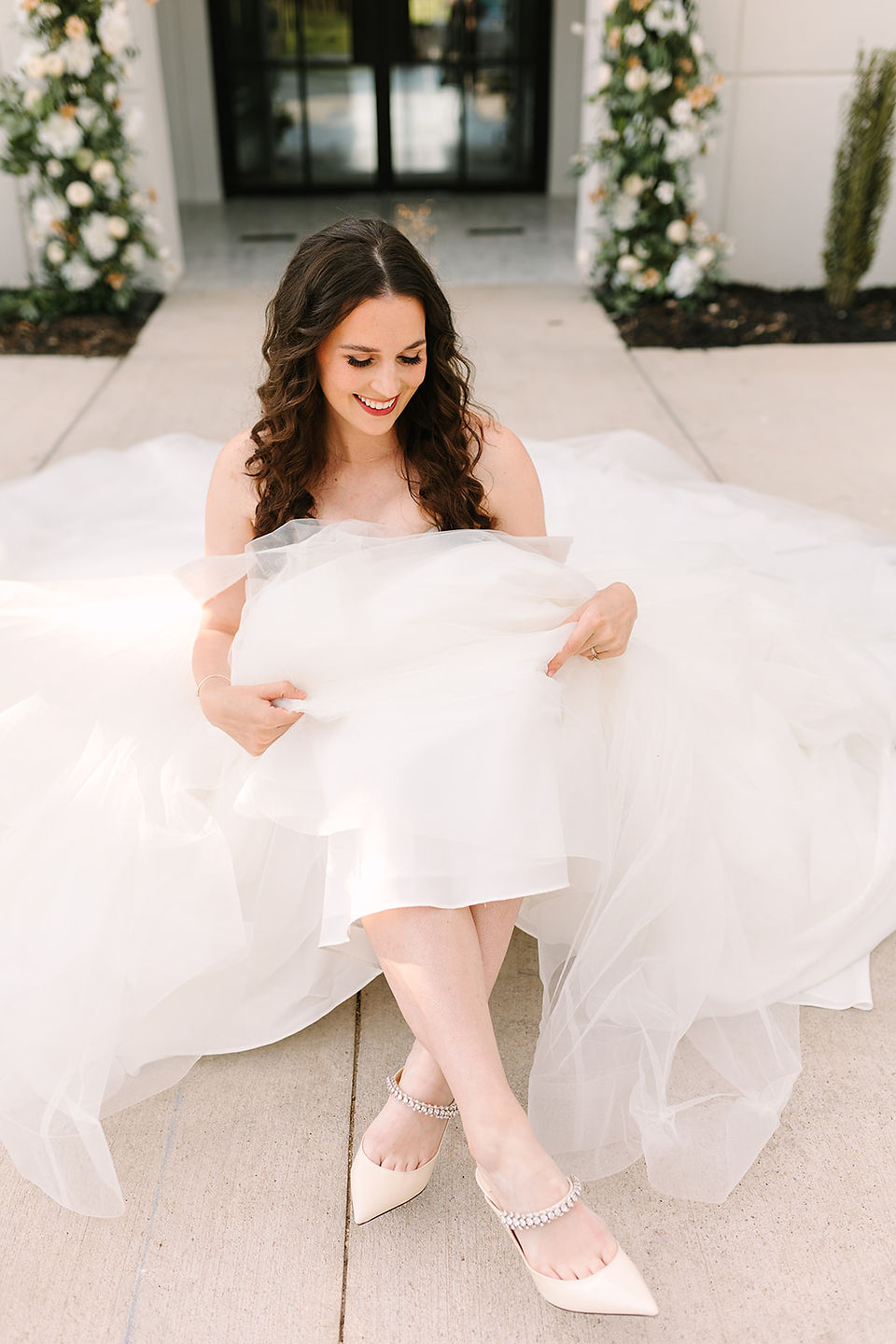 The Graily- Waxahachie Wedding. Bride and groom florals 