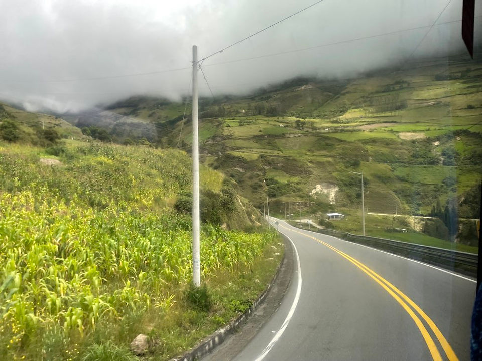 Straße in den Bergen Ecuadors