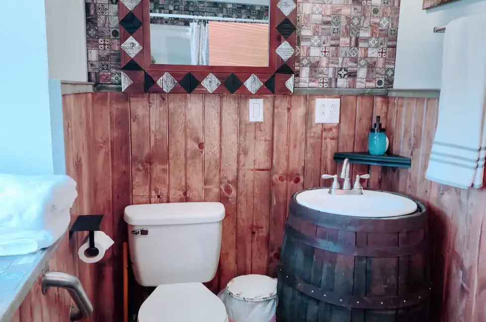 Red Rooster bath.webp