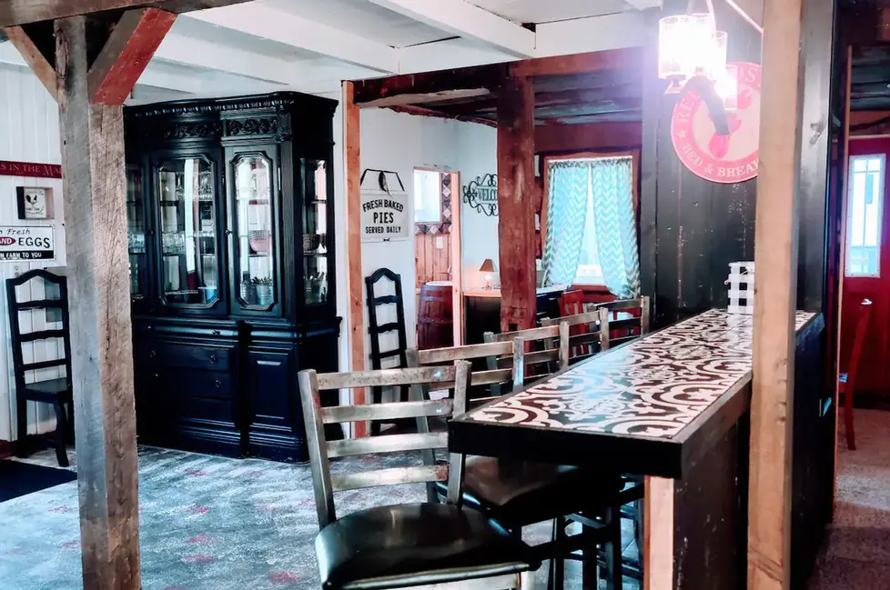 Red Rooster dining.webp