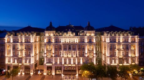 hotel corinthia