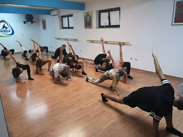 Summer Dance Camp - istezanje