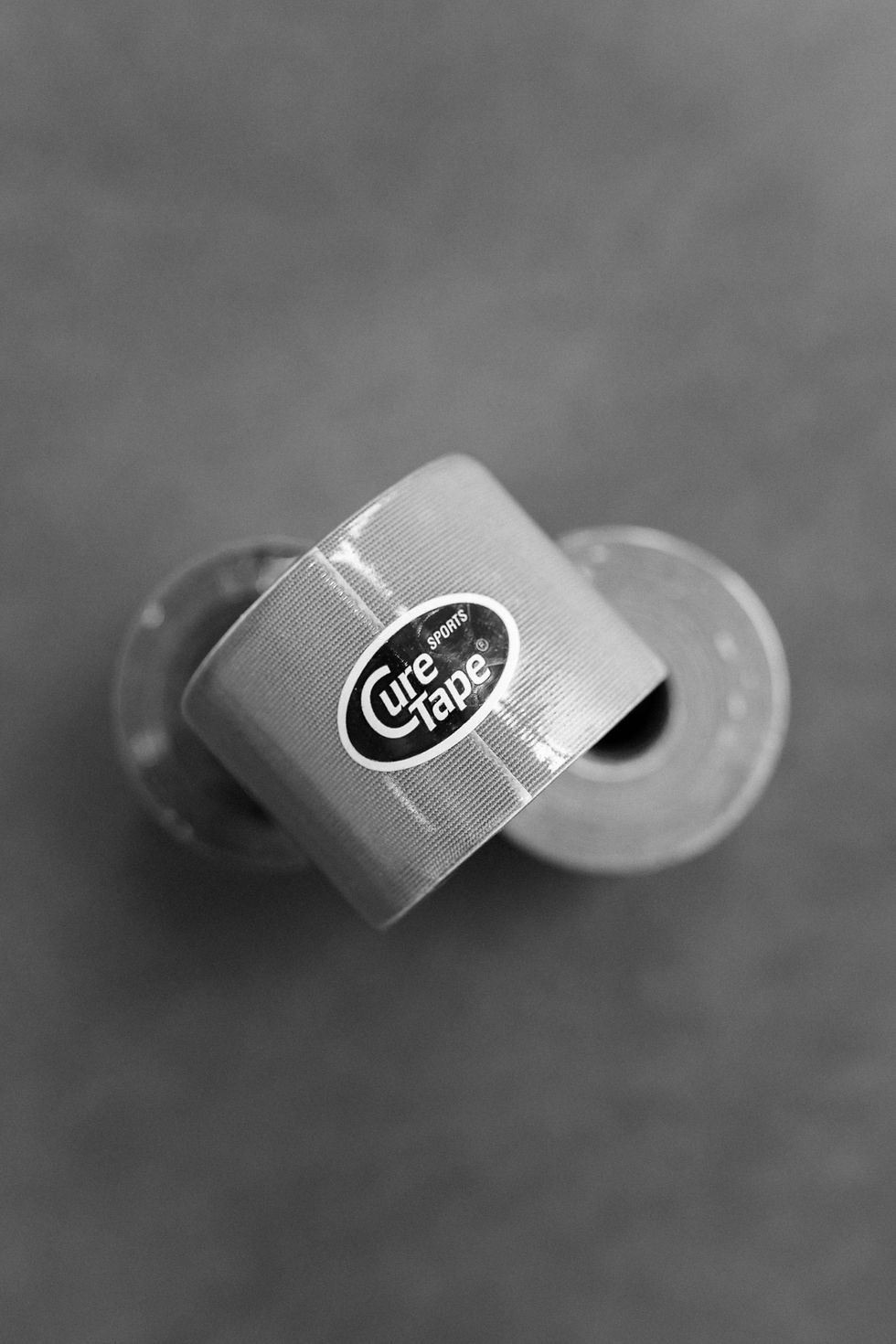 Voorbeeld van medical taping bij houdingsklachten in nek en bovenrug