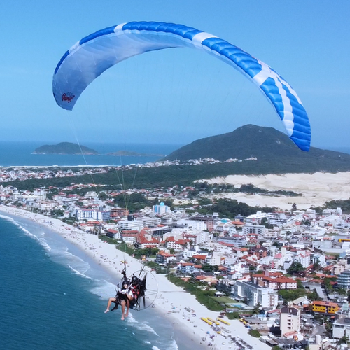 Voo duplo de Paramotor WingFly