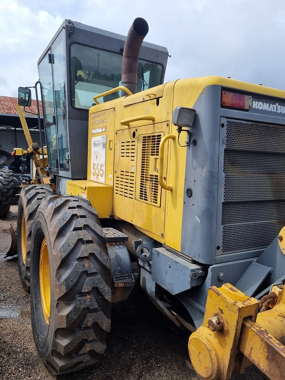 Miniatura: Motoniveladora komatsu GD555 