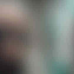 2 Männer in der Produktionshalle von BERGI-PLAST