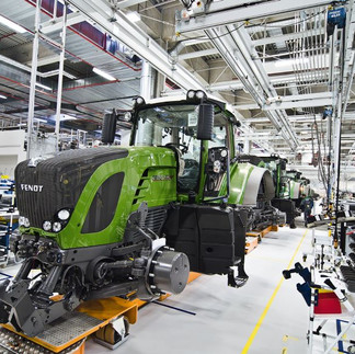 Traktor Grundgerüst in einer Lagerhalle von AGCO Fendt