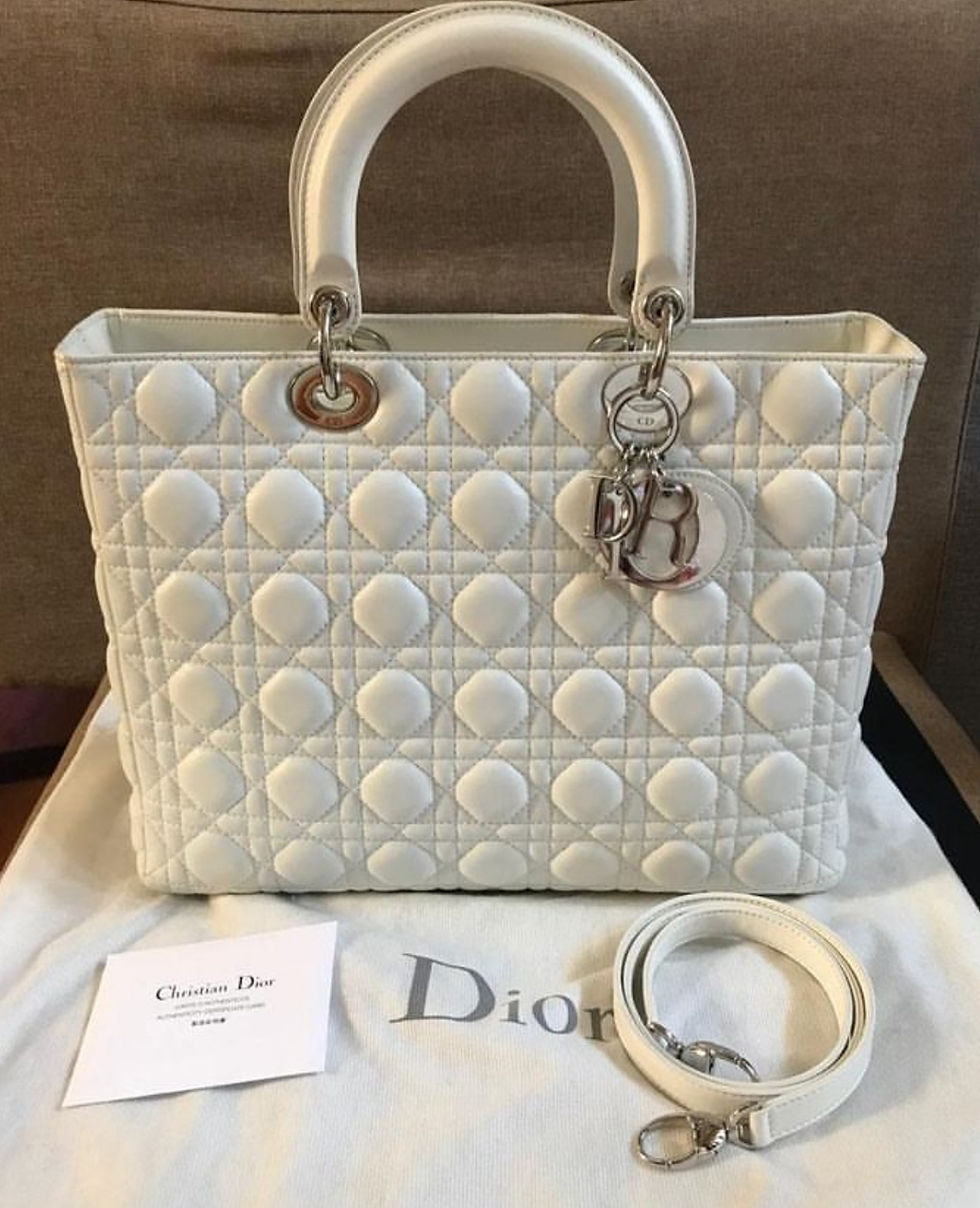 Thumbnail: Large Lady D