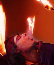 Vuurshow met Lucas Florent en Vuurspuwer