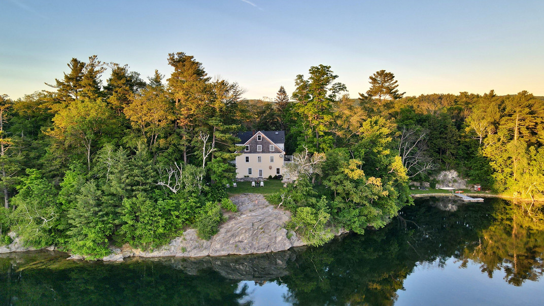 Lakehouse Inn Waterfront Hotel The Berkshires