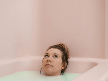 Baignoire à balnéo ou baignoire classique : laquelle vous convient le mieux ?