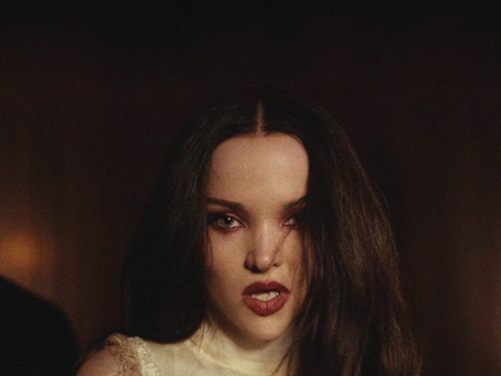 Pop oscuro y drama visual: Dove Cameron lanza <<Romeo>>