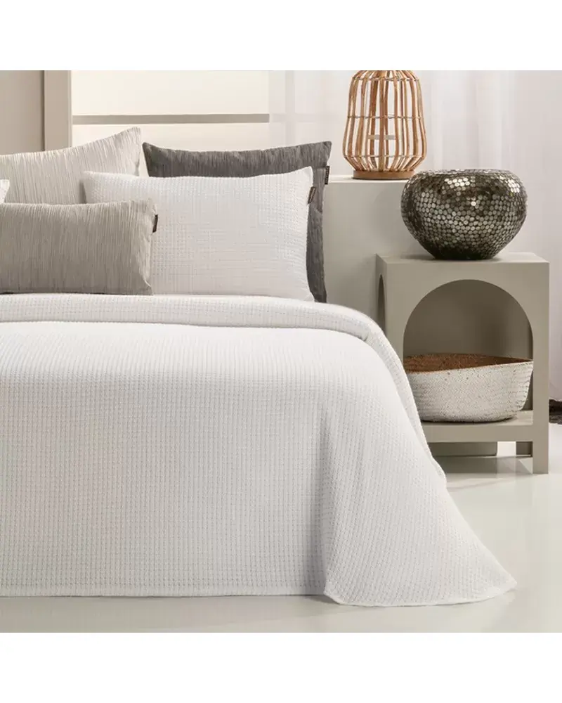 Colcha cubrecama algodon petalo blanco. 180