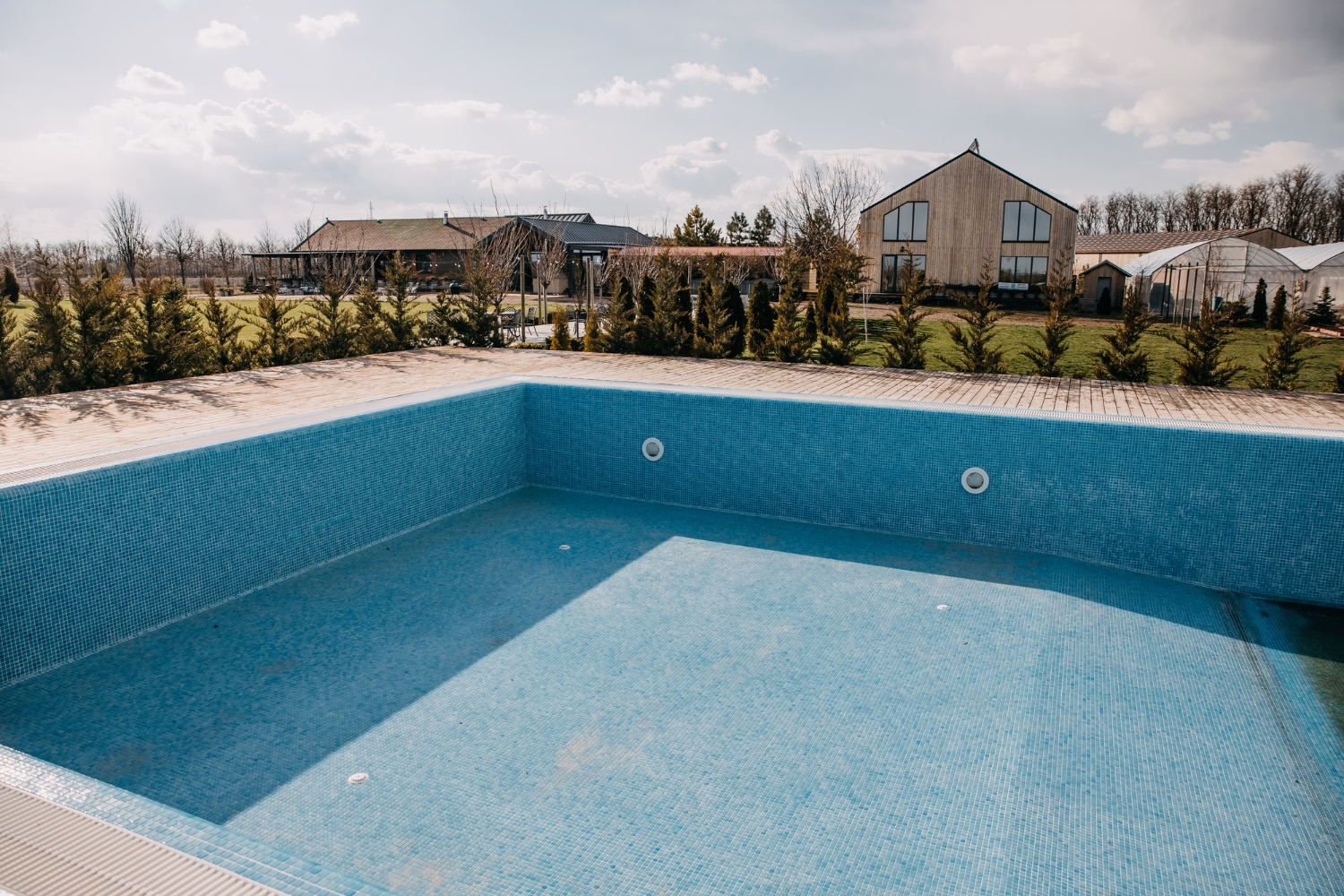 residential pool cleaning