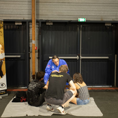 Pratique méditative avec François GUILBERT au salon de la survie.