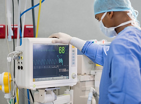 heart-rate-monitor-in-hospital-theater-P