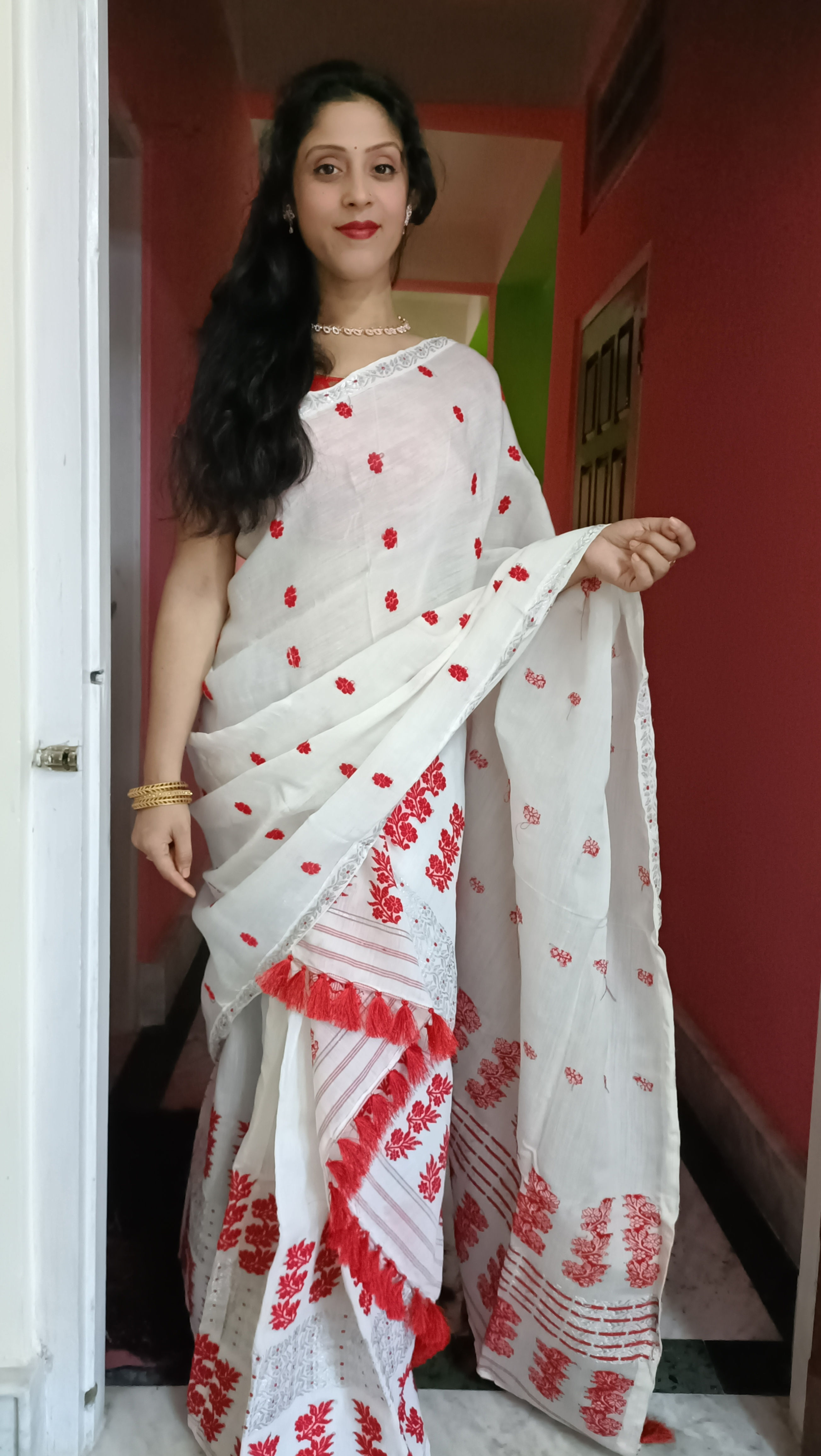 Kesapat cotton Premium Handmade Mekhela white.