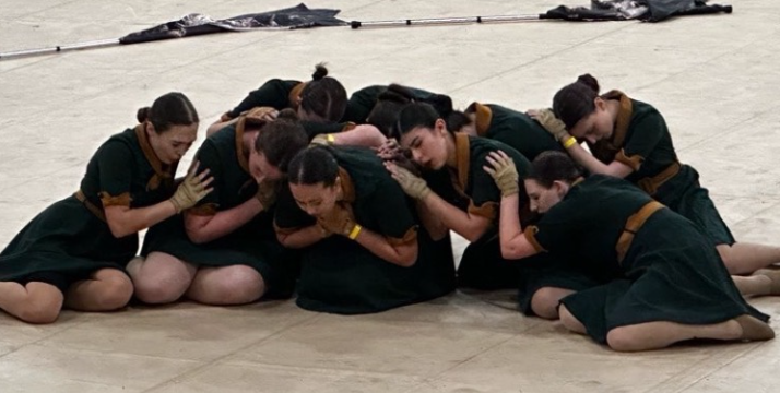 This is the final pose of the team's show