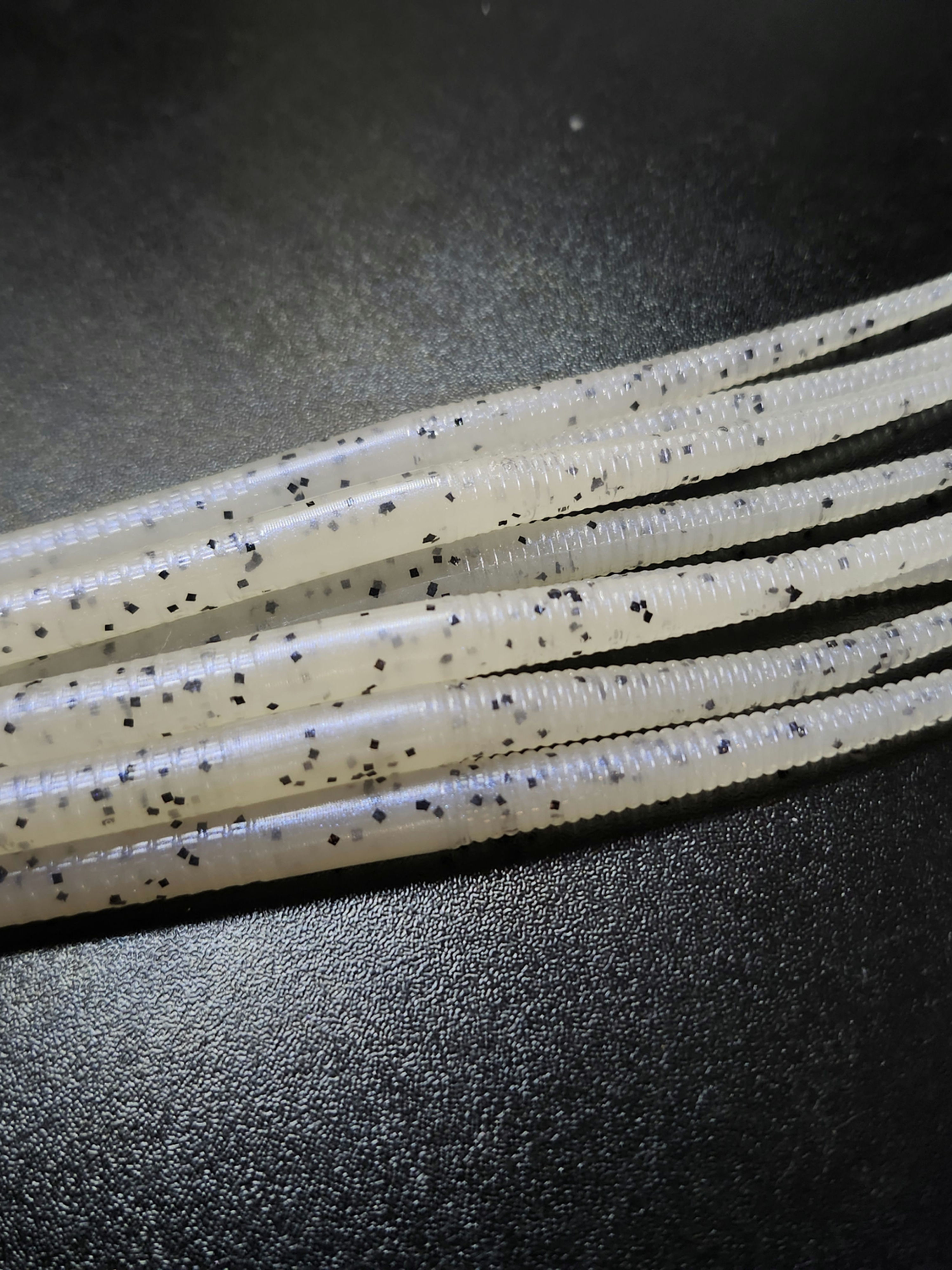 FINESSE STRAIGHT TAIL - FANG