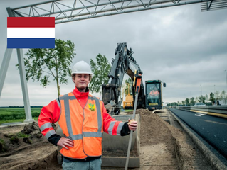 GRUNNARBEIDER MED OPPLEVELSE PÅ MINI GRAVEMASKIN TIL NEDERLAND