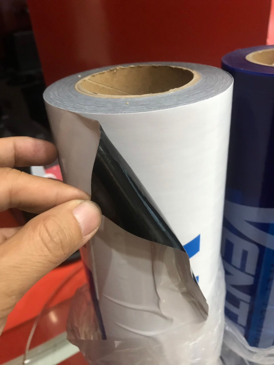 Hình thu nhỏ: ฟิล์มกันรอยขีดข่วน พีวีซีกันรอยแบบมีกาวในตัว PE ProtectiveTape