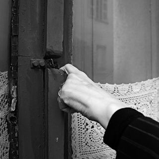 15 annachiudeprimopiano.jpg