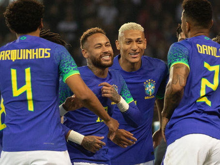 Brasil finaliza preparação para estreia na Copa; confira provável time