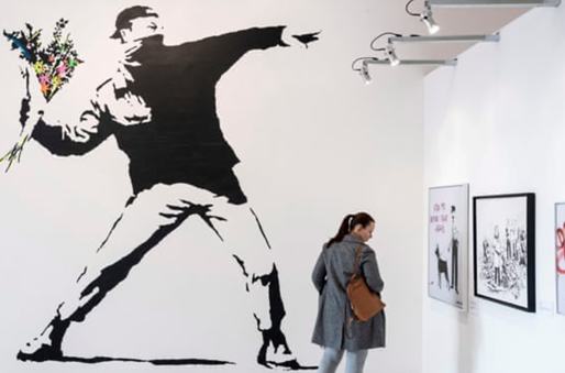 News Corner: Banksy Loses Trademark Over His “Flower Thrower” Image