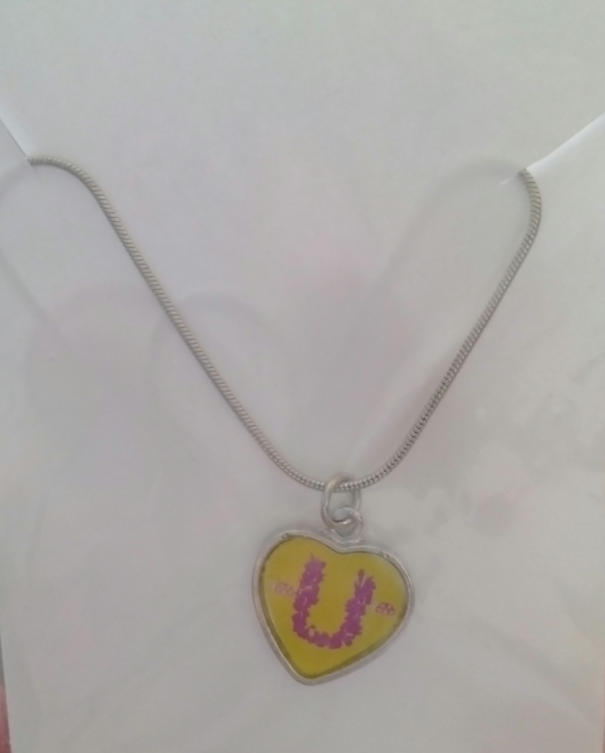 U necklace 