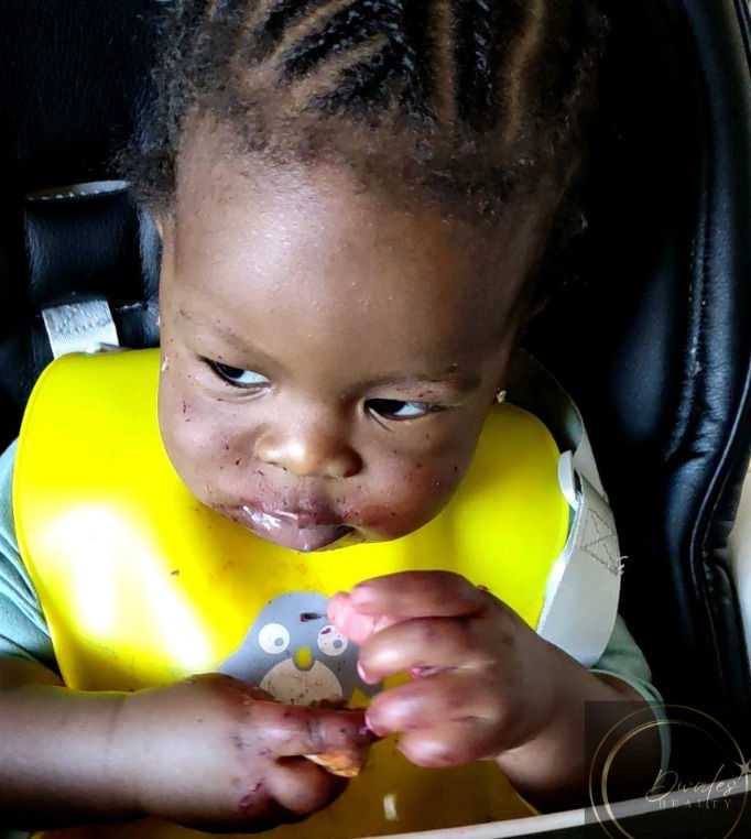 How to Deal with Baby/Toddler Throwing Food on the Floor