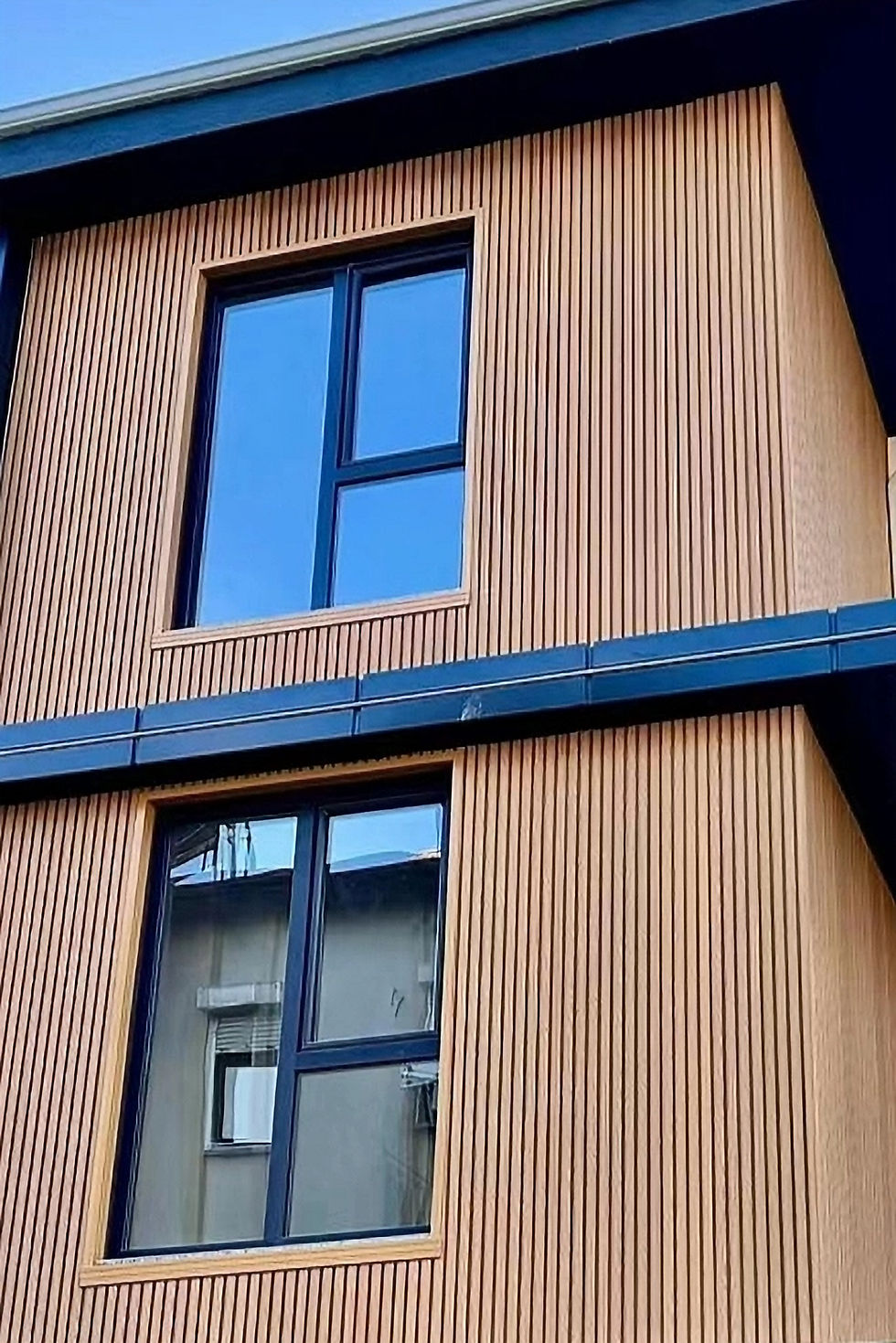 Arena-Premium-Slatted-Cladding-06-1_edited.jpg