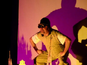 Teatro leva história de Santos Dumont a alunos de Ponta Grossa